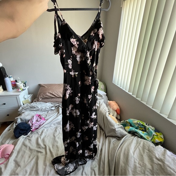 Floral ruffled wrap maxi dress - Picture 2 of 4